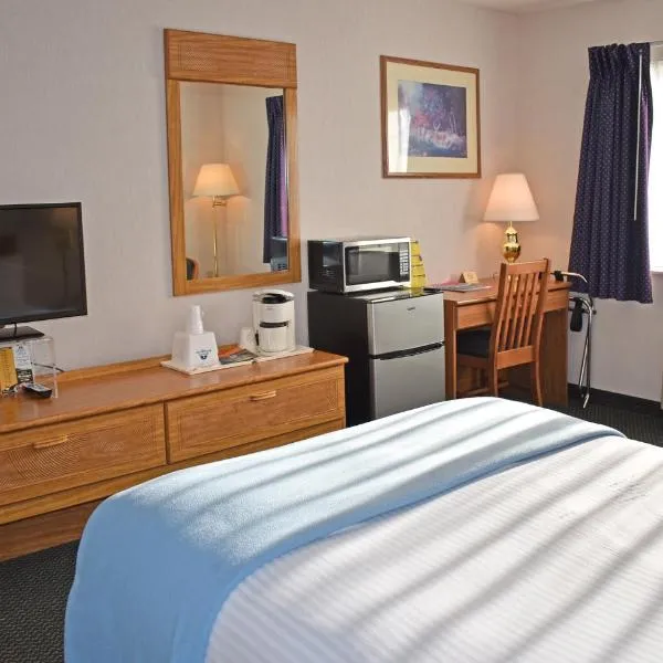 Americas Best Value Inn & Suites - Tahquamenon Country, hotel di Newberry