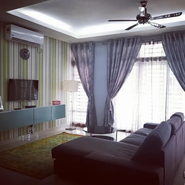 Arianna Homestay, hotelli kohteessa Pasir Gudang