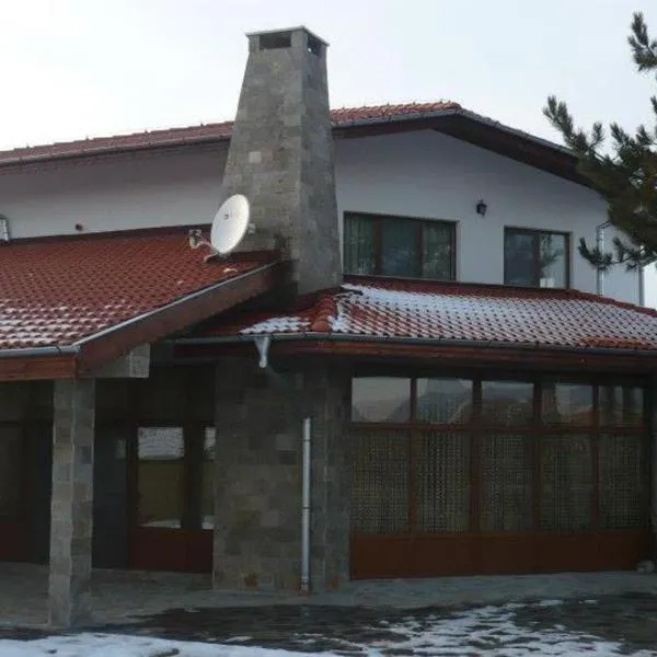 Вила Дъбовец, hotel in Ivaylovgrad