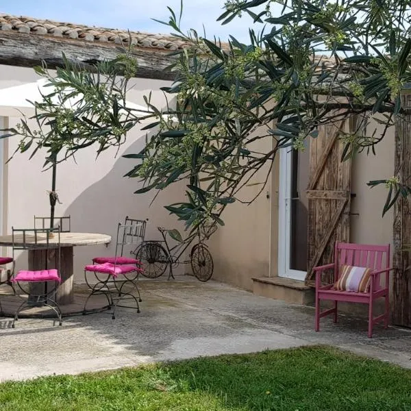 Manade de la clapiere-Mas du Plan, hotel en Le Cailar