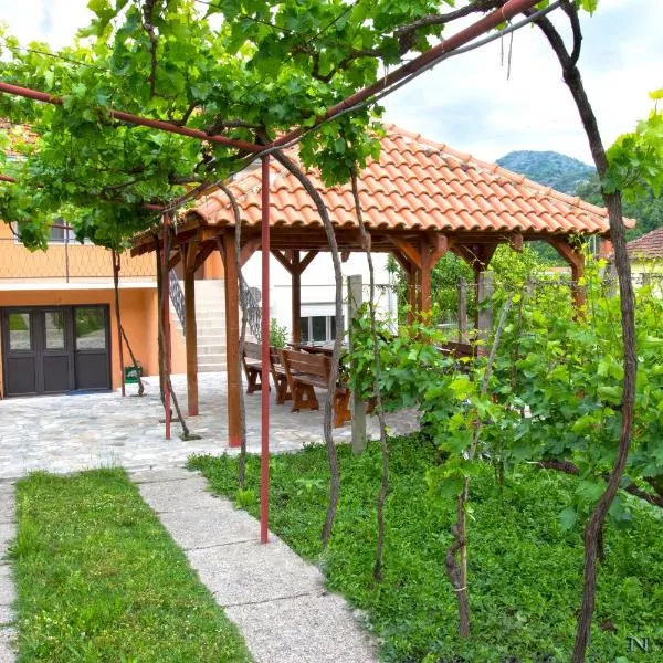 Guesthouse Bato, hôtel à Virpazar