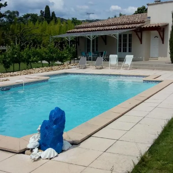 Jacambra, hotel em Lédenon