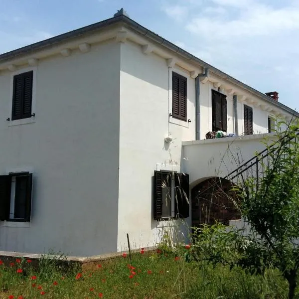 Melada – hotel w mieście Molat