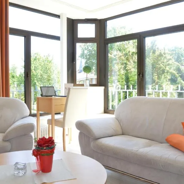 Haus Roseneck mit gratis Zugang zur Jod-Sole-Therme, hotel v destinaci Bad Bevensen