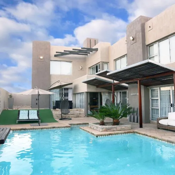 Nine on Uys street B & B, hotel in Jeffreys Bay