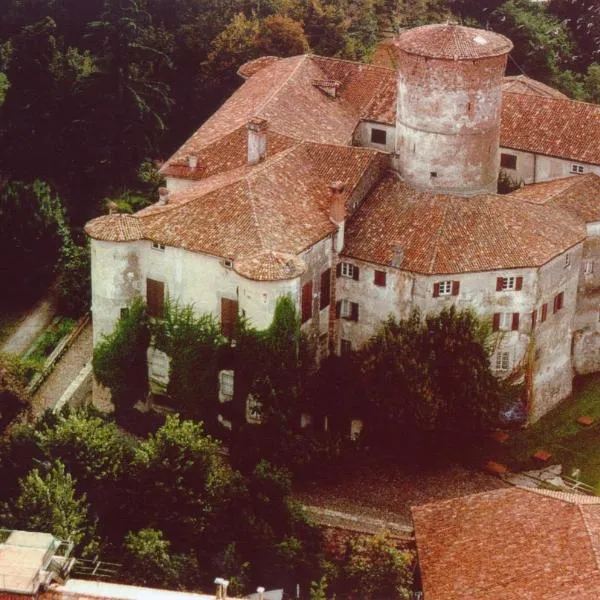 Castello di Rocca Grimalda, hotel v destinaci Rocca Grimalda