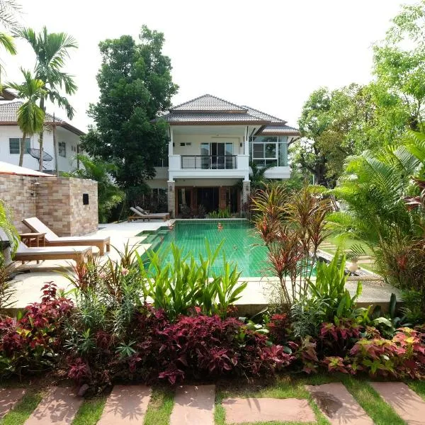 Starry Night Villa by Zhang Bin, hotel in Ban Ko Saliam