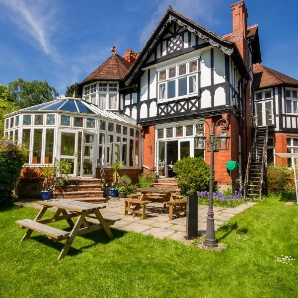 NormanHurst Hotel, hotel in Sale