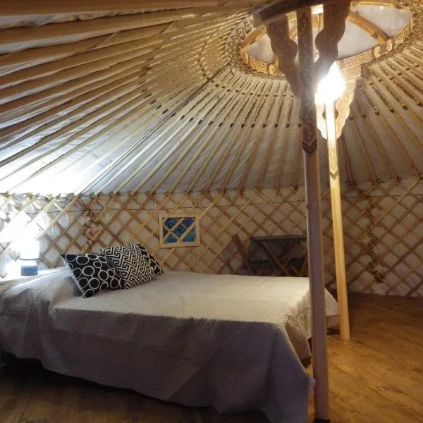 La Cera Farm Camping B&B, hotel v destinaci Santa Teresa Gallura