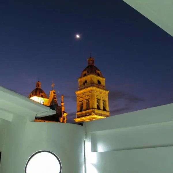 Nomad Hostel, hotel in Santa Cruz de la Sierra