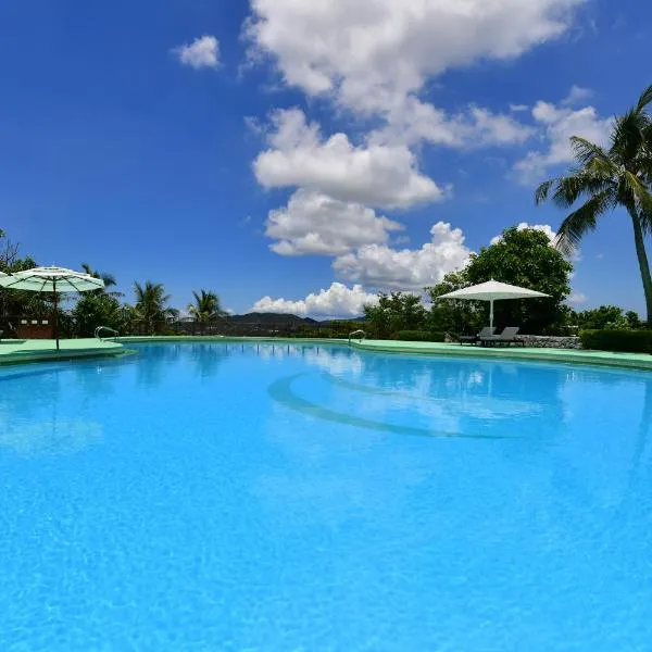 Coco Garden Resort Okinawa، فندق في يوروما