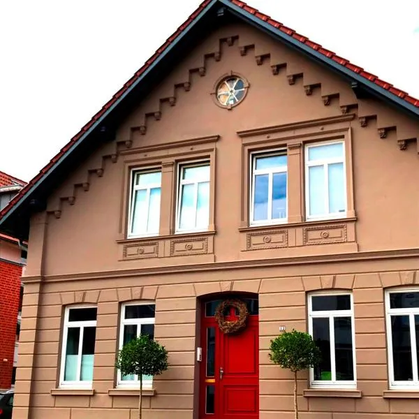 Ferienwohnung Schönwälder mit kleiner Terrasse und WALL BOX, hotell sihtkohas Buxtehude