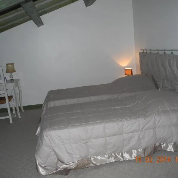 mondonlehaut, hotel en Saint-Fortunat-sur-Eyrieux