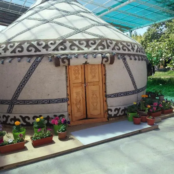 Macedon Guest House, hotel v destinaci Barskoon