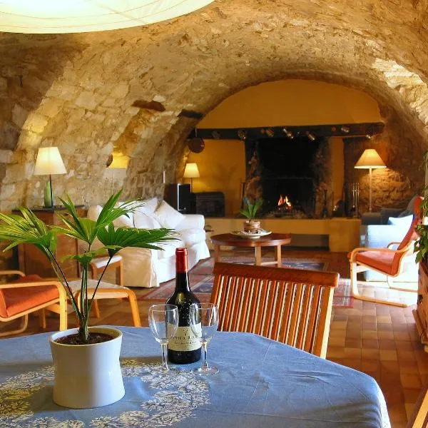 La Colle en Provence Main House, hotel in Revest-Saint-Martin
