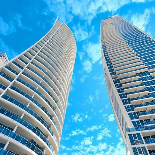 H Star Residences-- Paradise Stayz, hotel in Gold Coast