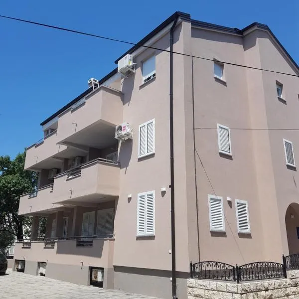 Apartments Vinko, hotel v Novalji