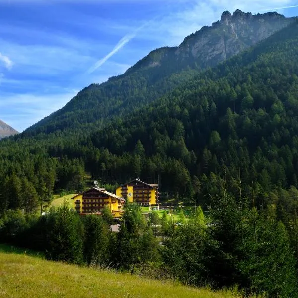 Hotel Shandranj, hotel di Tesero