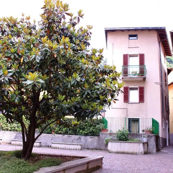 LA MAGNOLIA Guests House, hotel in Dervio