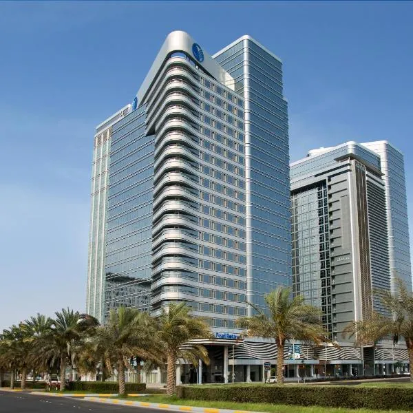 Pearl Rotana Capital Centre, hôtel à Al Maqţa‘