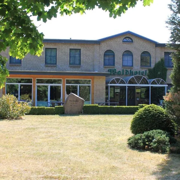 Waldhotel, hotel di Vellahn