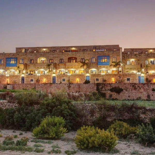 Carini Farmhouses, hôtel à L-Għarb