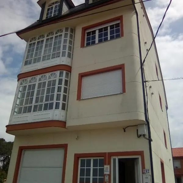 CASA Beirada Monte y Playa, hotel en Cornido