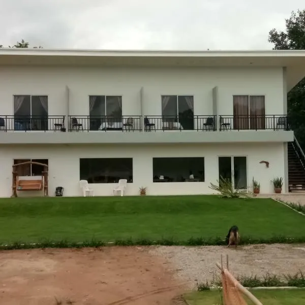 Supunnika Garden Guesthouse, hotel v destinaci Fang