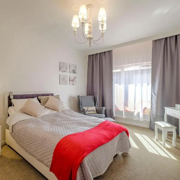 Przestronne apartamenty 70m2 na obrzeżach Warszawy, hotel di Wiązowna