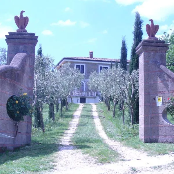 Casale Nido dell'Aquila, hotel a Squille