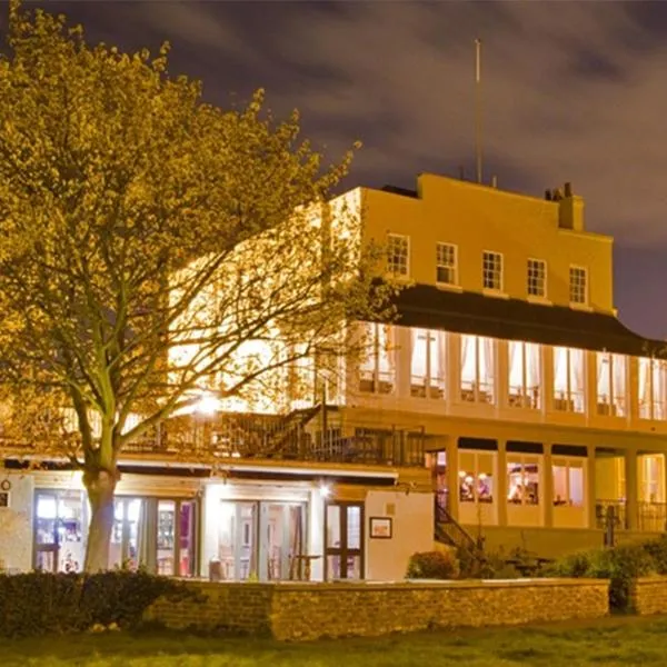 Royal Hotel, Bar & Grill、Purfleetのホテル