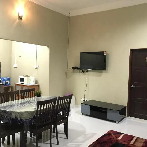 Homestay HANI, hotel di Arau