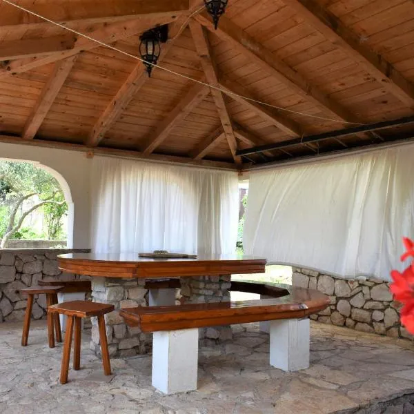 Apartmani Erna, hotel v destinaci Pašman