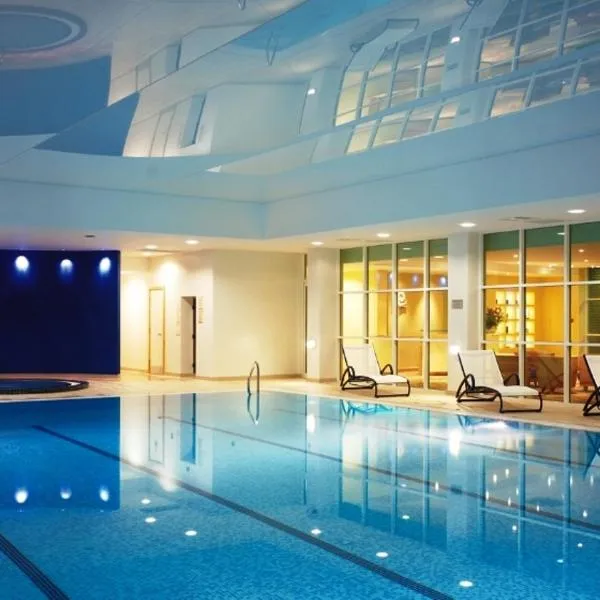 Regency Park Hotel, Health Club & Spa, hotel in Frilsham