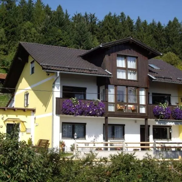 Ferienwohnung Dorfblick (Herzog), hotel in Lindberg
