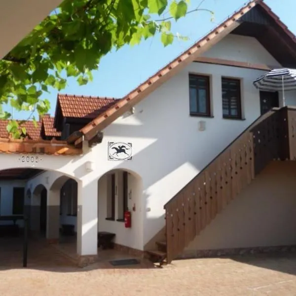 Pension Černý jezdec, hotel v Lednici