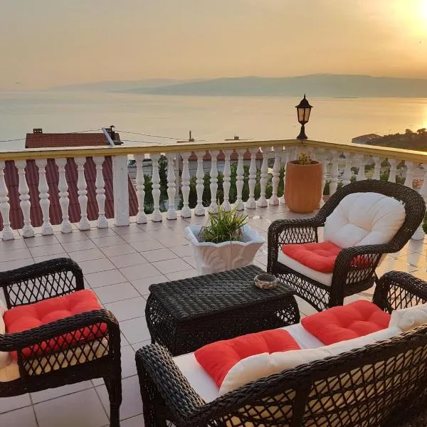 Apartments Tatjana, hotel in Senj