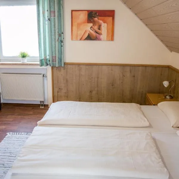 Gasthof zum Ochsen, hotel v destinaci Waldstetten