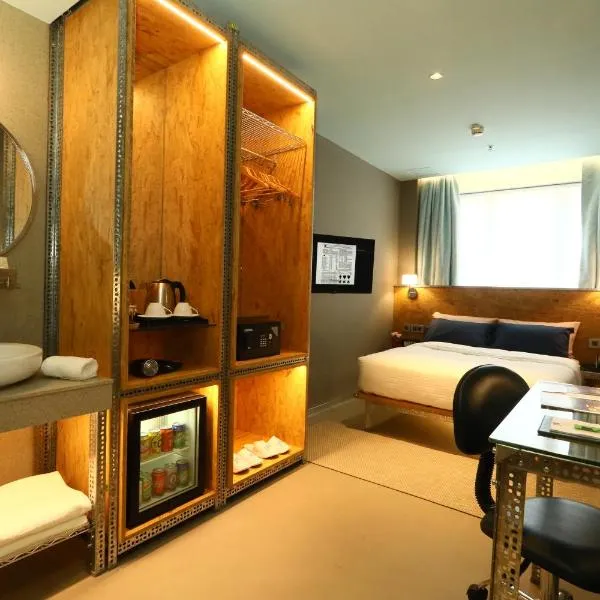 IND Hotel, hotel v Hong Kongu