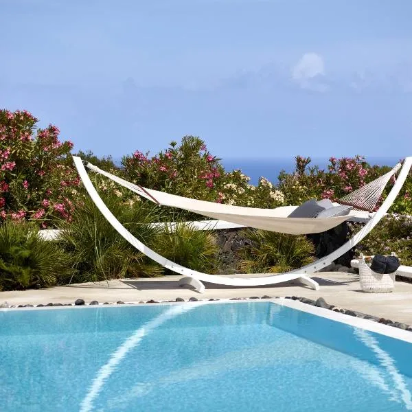 Amor Hideaway Villas, hotel ve Fiře