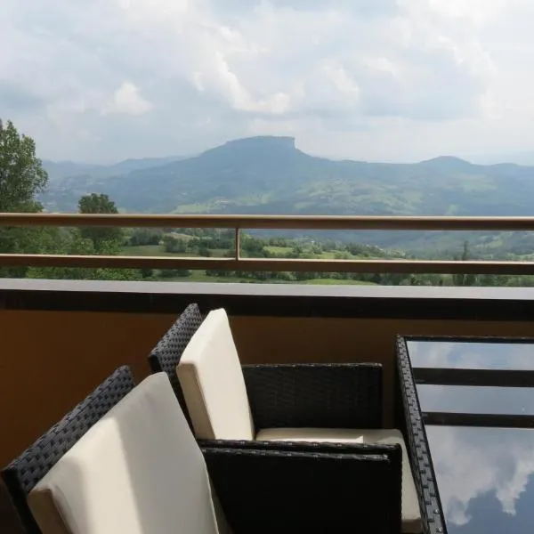 La Baita D'Oro Ristorante Residence, hotel in Castelnovo neʼ Monti