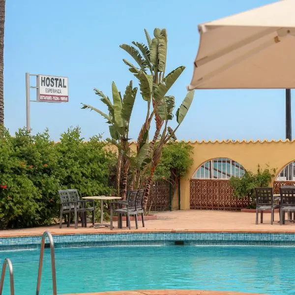 Hostal Esperanza, hotel em Benajarafe