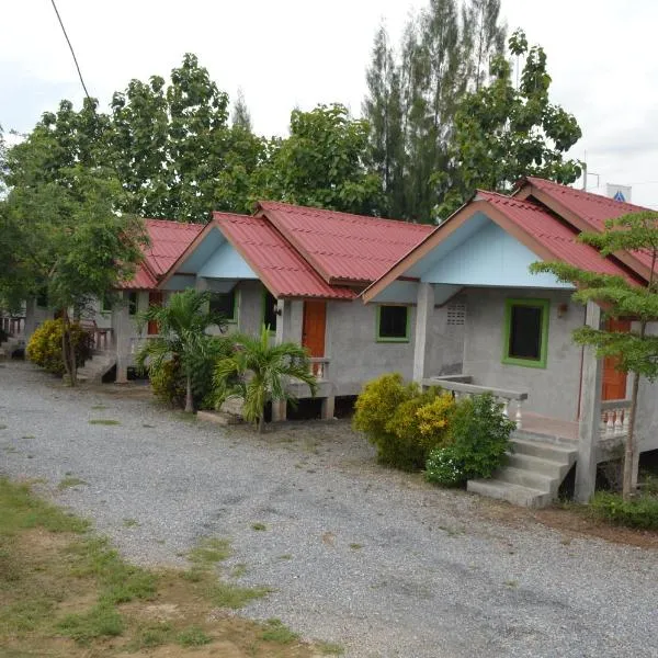 BaanSunlomjoy, hotel v destinaci Chom Thong