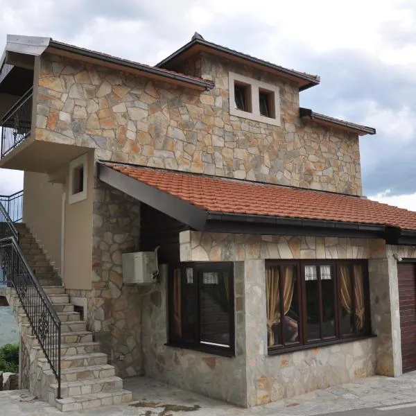 Ostroške grede, hotel in Tunjevo