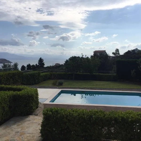Villa Skorponeria, hotel Szkroponériában