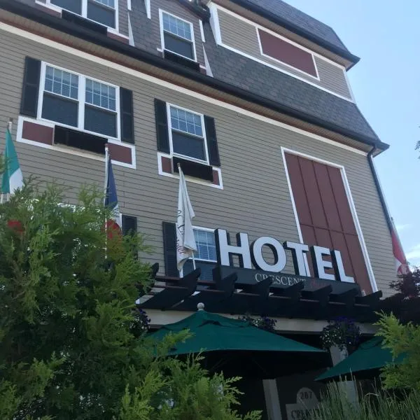 Crescent Suites Hotel, hotel in Needham