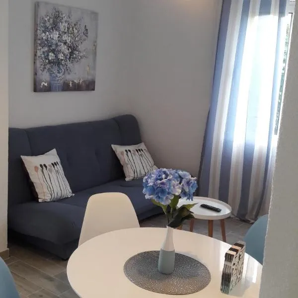 Apartments Villa Antony, hotel in Drvenik