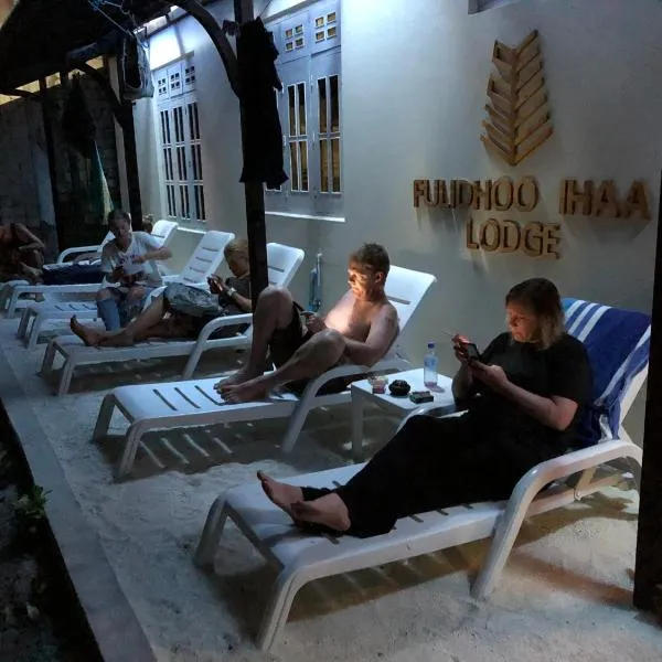 Fulidhoo Ihaa Lodge, hotel v destinaci Fulidhoo