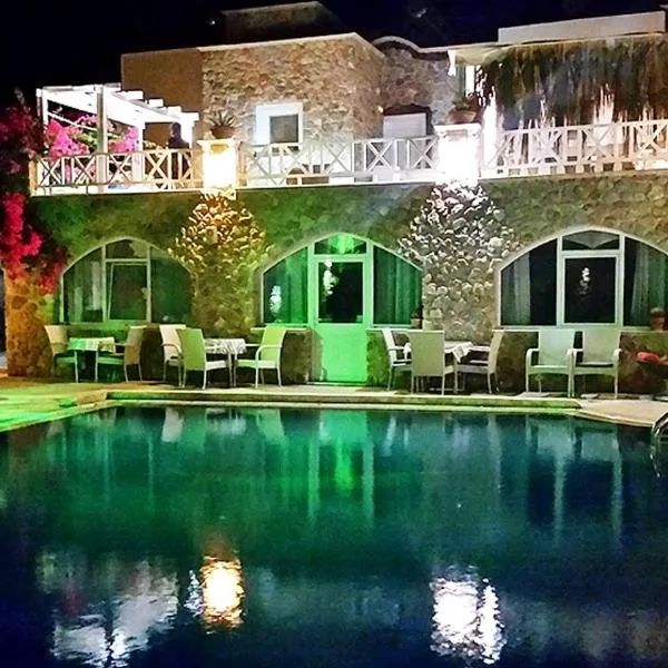 Atalos Suites, hotel v destinaci Kamari