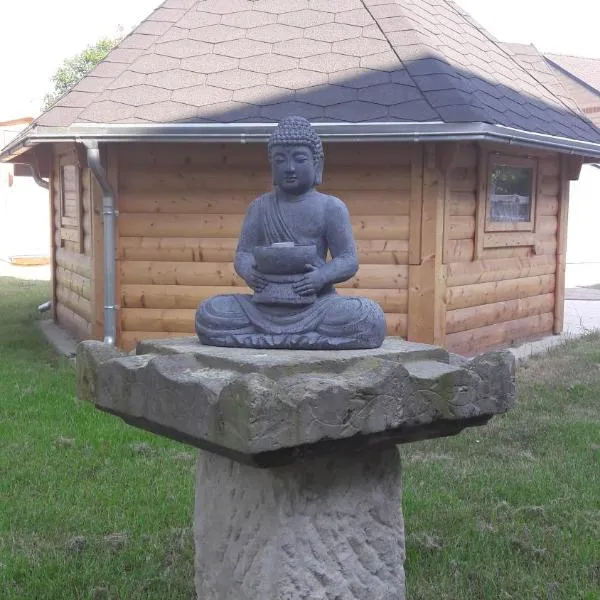 Ferienwohnung Gänseblümchen, hotel i Klöden